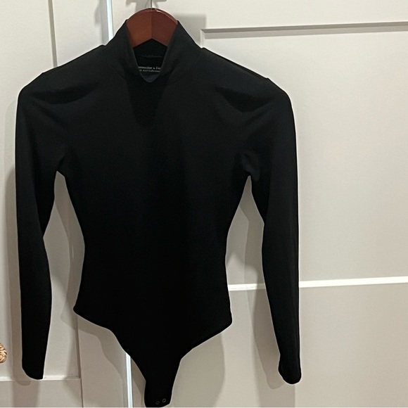 Abercrombie & Fitch Black Long Sleeve Fitted Bodysuit - Picture 1 of 4